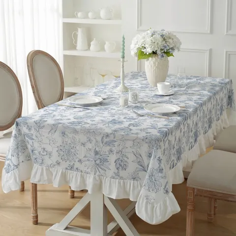 Franse Pastorale Blauw en Wit Bloemig Katoenen Tafelkleed Met Gerolde Rand Waterdicht Oliebestendig Elegant Tafelkleed