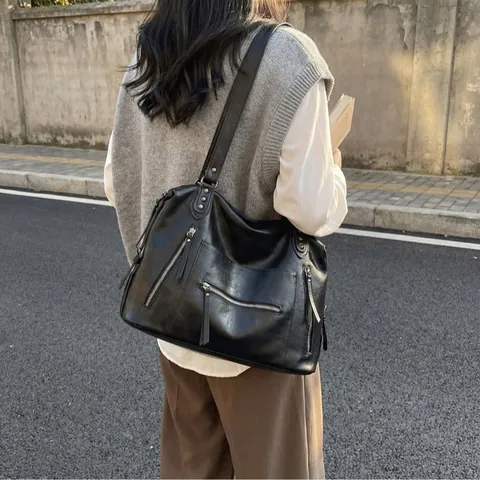 Retro Large Capacity Tote Bag For Women PU Leather Multi Zipper Pocket Shoulder Bag Versatile Commuter Underarm Handbag