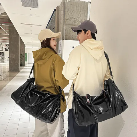 Borsa da Viaggio in Pelle PU Lucida Grande Capacità per Uomo Donna Impermeabile Borsone Fitness Con Scomparto Scarpe
