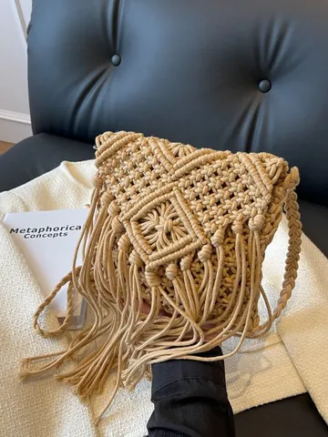 Borsa a Tracolla Macramè Intrecciata a Mano Boema da Donna in Corda di Cotone con Frange e Nappine per Vacanze Estive al Mare Casual