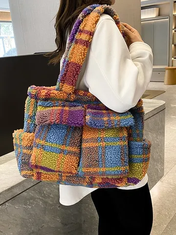 Borsa Tote in Peluche a Quadretti di Grande Capacità per Donna Autunno Inverno Borsa a Spalla in Lana di Agnello con Tasche a Patta