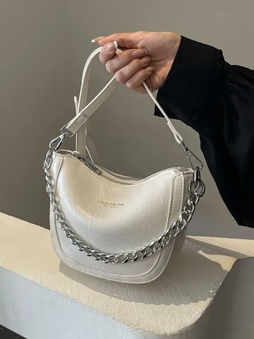 Trendige PU Leder Halbmond Tasche Für Damen Faltenstruktur Silber Kette Umhängetasche Urban Minimalistisch Schultertasche
