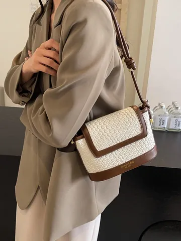 Mode Geweven PU Leer Crossbodytas Voor Vrouwen 2025 Nieuwe Eenvoudige Contrastkleur Kleine Vierkante Schoudertas Veelzijdige Casual Handtas