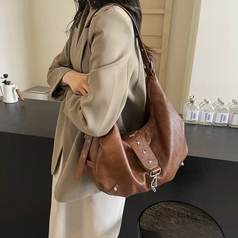 Vintage Große Kapazität PU Leder Hobo Tasche Für Damen Silber Stern Nieten Weiche Tote Schultertasche Für Alltag