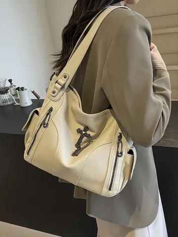 Sac Cabas Vintage en Cuir PU pour Femme Grande Capacité Pendentif Croix Gothique Décor Chaîne Sac à Main Multi Poches