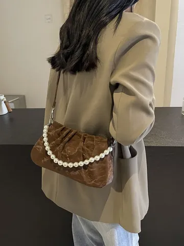 Women Ruched Shoulder Bag Artificial Pearl Chain Underarm Bag Pleated PU Leather Cloud Bag Crossbody Daily Purse Handbag Jewelry Accents