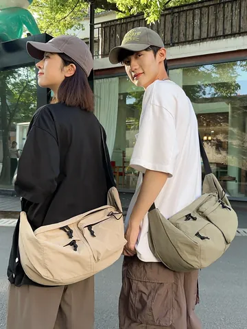 Borsa a Tracolla in Nylon Grande Capacità Uomo Donna Streetwear Messenger Bag Utility Dumpling Borsa Zaino da Viaggio