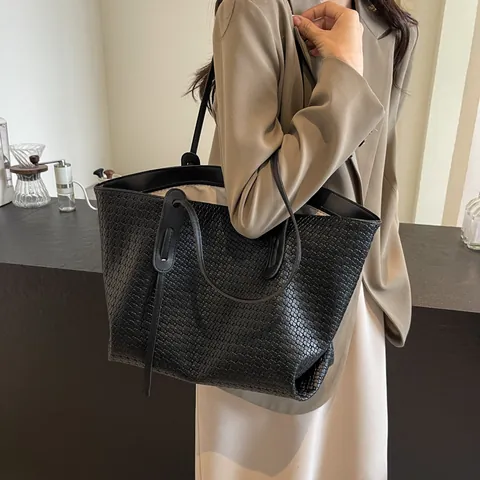 Women Minimalist Woven PU Leather Tote Bag Large Capacity Retro Solid Color Shoulder Bag For Commuting Daily Use