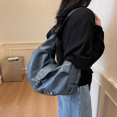 Vintage PU Leather Large Capacity Hobo Bag For Women With Star Rivets Slouchy Shoulder Bag Casual Tote Commute Handbag