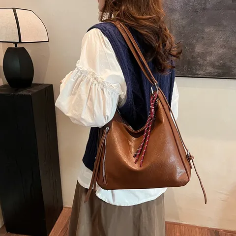 Vintage PU Leather Large Capacity Tote Bag For Women Multi-Way Shoulder Bag Backpack Casual Commuting Hobo Bag With Charm