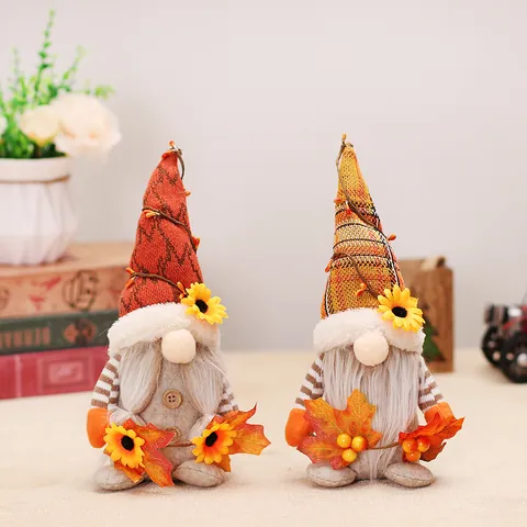 Gnome en Peluche de Récolte pour l'Action de Grâce Avec Tournesol Feuille d'Érable Chapeau Écossais Décoration d'Automne
