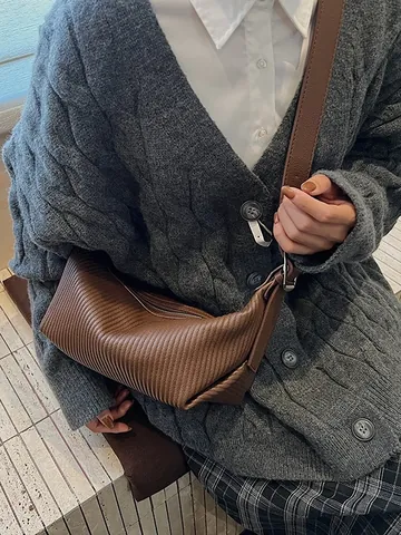 Bolso Hobo de Cuero PU Plisado para Mujer Bolso de Hombro en Media Luna Bolso Minimalista para el Uso Diario
