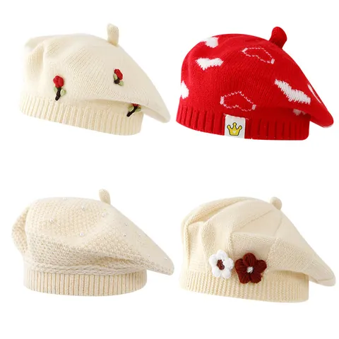 Béret Tricoté pour Bébés Enfants Automne Hiver Chaud Chapeau de Peintre en Acrylique Avec Broderie de Fleurs Perles Cœur pour Filles Garçons