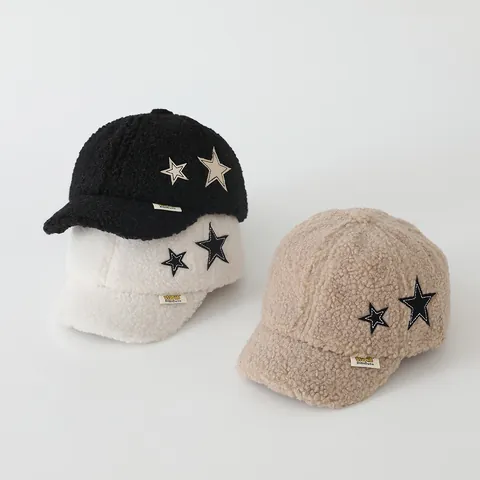 Berretto da Baseball in Lana di Agnello per Bambini Invernale Caldo Morbido Pile con Patch a Stella a Cinque Punte Berretto a Becco d'Anatra per Ragazzi Ragazze