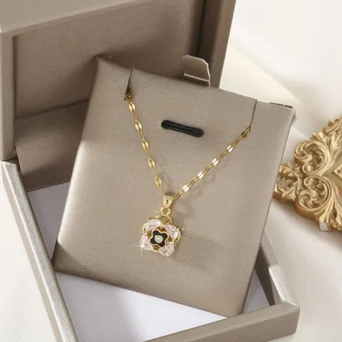 Rotating Four Leaf Clover Pendant Necklace For Women Gold Plated Copper Titanium Steel Zirconia Enamel Jewelry Gift