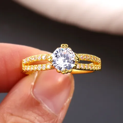 Luxury Split Shank Copper Ring With Round Brilliant Cut Zircon 6-Prong Setting Micro Paved Crystal Wedding Jewelry For Women