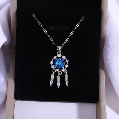 Western Style Copper Zirconia Blue Star Dreamcatcher Pendant Necklace With Feather Charms For Women Fashion Jewelry Gift