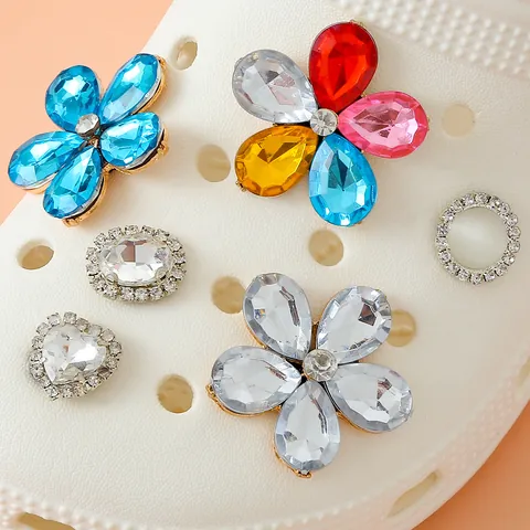 Bunte Strass Blume Schuhanhänger Set Legierung Herz Geometrische DIY Dekoration Für Clogs Sandalen Damen Modeschmuck