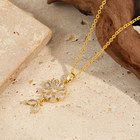 Luxury Gold Plated Copper Flower Pendant Necklace With Zirconia Sparkling Floral Dainty Chain Jewelry For Women Party Gift