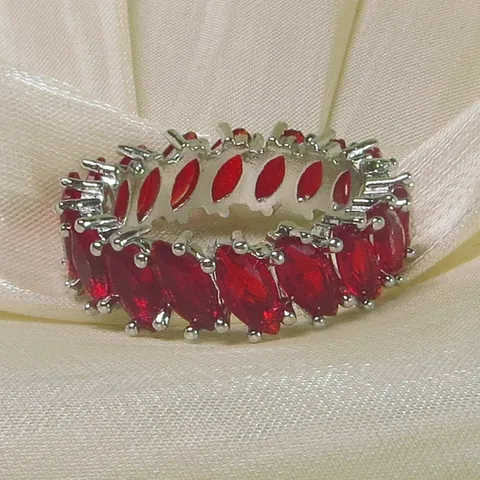Copper Zirconia Marquise Cut Red Gemstone Flower Eternity Ring For Women Silver Plated Elegant Bridal Jewelry Finger Ring