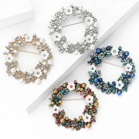 Luxus Weihnachten Kranz Brosche Pin Für Damen Herren Legierung Strass Kunstperle Blumen Girlande Revers Abzeichen Schmuck
