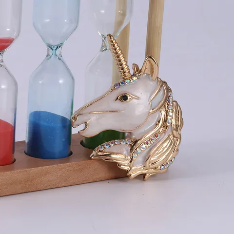 Fashion Creative Unicorn Brooch Alloy Enamel Rhinestone Fairy Tale Animal Pin Decoration For Women Jewelry