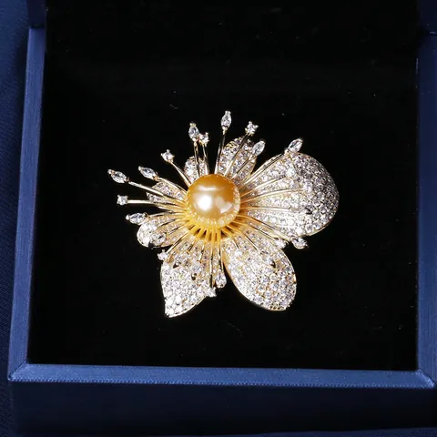 Luxury Copper Orchid Flower Brooch For Women Real Gold Plated Micro Set Zirconia With Shell Pearl Elegant Banquet Party Jewelry