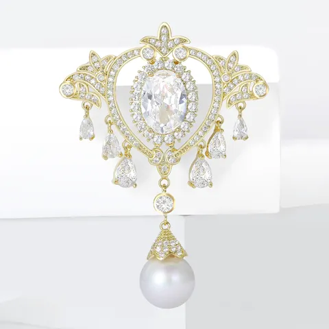 Luxury Baroque Palace Style Copper Zirconia Brooch For Women Vintage Heart Tassel Artificial Pearl Rhinestone Corsage Jewelry Accessory