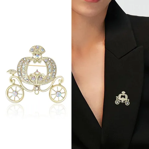 Vintage Pumpkin Carriage Brooch For Women Gold Plated Alloy Sparkling Rhinestone Pin Fairy Tale Costume Accessory Decoration