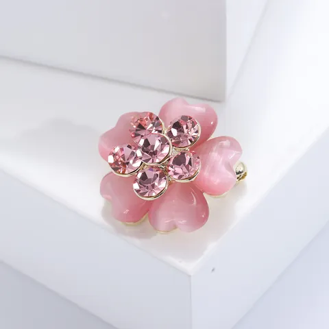 Elegant Pink Flower Brooch For Women Gold Plated Alloy Pink Rhinestone Cat Eye Stone Floral Pin For Shirt Suit Sweater Accessory