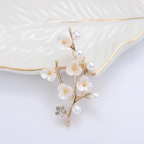 Elegant Vintage Plum Blossom Brooch With Faux Pearl Rhinestone Alloy Flower Branch Brooch For Women Suit Jewelry Gift