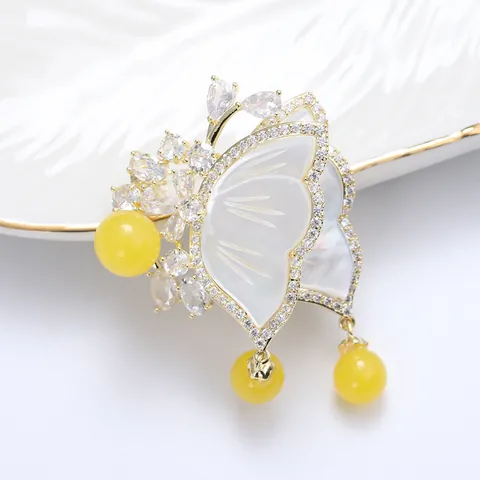 Eleganter 3D Schmetterling Perlmutt Brosche Für Damen Legierung Zirkonia Eingelegt Pin Zubehör Für Anzug Jacke Hochzeit