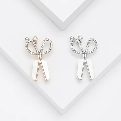Broche de Aleación con Forma de Tijeras Creativas de Moda Con Strass e Incrustación de Nácar Accesorios de Traje Elegantes para Mujeres