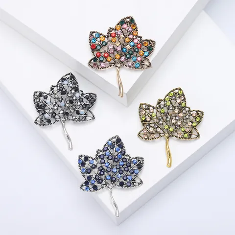 Vintage Court Style Alloy Rhinestone Maple Leaf Brooch Hollow Out Maple Pins Elegant For Women Suit Sweater Accessory Jewelry