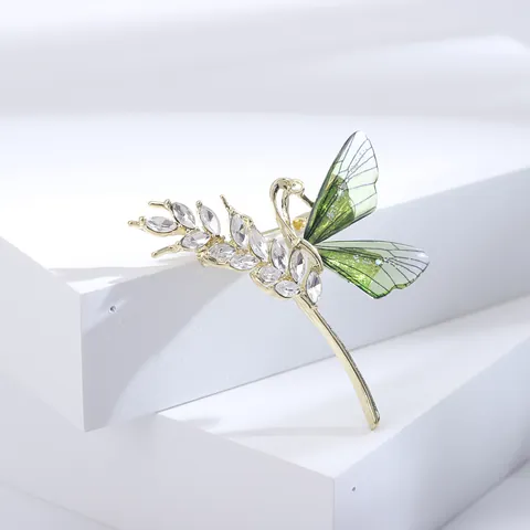 Elegant Butterfly Wheat Ear Brooch For Women Gold Plated Alloy Zirconia Pin For Suit Dress Wedding Banquet Fashion Jewelry Accessory
