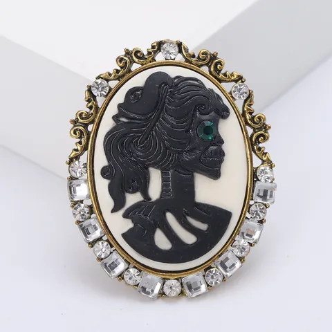 Vintage Gothic Skeleton Cameo Brooch With Rhinestones Alloy Relief Pin For Women Halloween Party Clothing Decoration Accessory