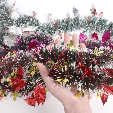 Kerstslingers Met Metallic Bessenbladeren Voor Kerstboomdecoratie Feestelijke Vakantie Hangende Ornamenten Voor Feest Raam Veranda Decor