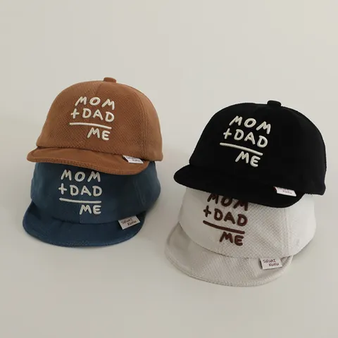 Berretto da Baseball per Neonati con Tesa Morbida in Cotone Poliestere Ricamo Mom Dad Me Lettera Cappello da Sole Caldo Inverno
