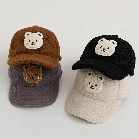 Berretto da Baseball in Lana di Agnello per Bambini Toppa Orso Cartone Animato Cappello Invernale Caldo Ragazzi Ragazze Morbido Peluche Snapback