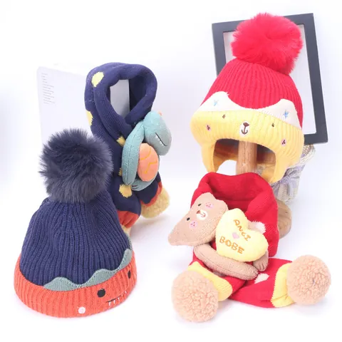 Conjunto de Gorro y Bufanda de Punto Cálido de Invierno para Bebé Dibujos Animados Oso Dinosaurio Conejo Protección de Oídos Pompon para Niños