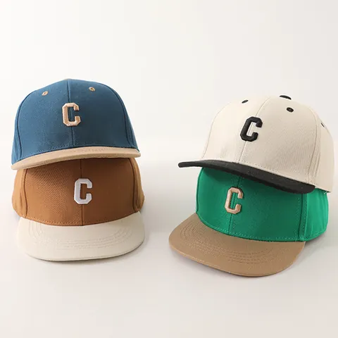 Kinderen Kleurblok Honkbalpet Letter C Borduurwerk Platte Rand Snapback Hoed Voor Jongens Meisjes Hip Hop Street Style Zonnehoed