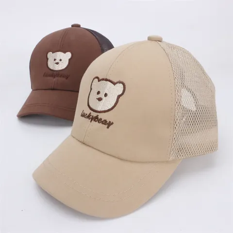 Casquette de Baseball en Maille Broderie Ours pour Enfants Respirant Pare-soleil Chapeau Trucker Réglable Accessoire d'Été
