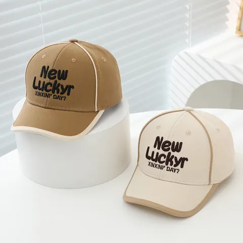 Casquette de Baseball Enfant avec Broderie de Lettres Passepoil Contrasté Chapeau Pare-soleil Réglable en Mélange de Coton pour Garçons Filles 2-6 Ans