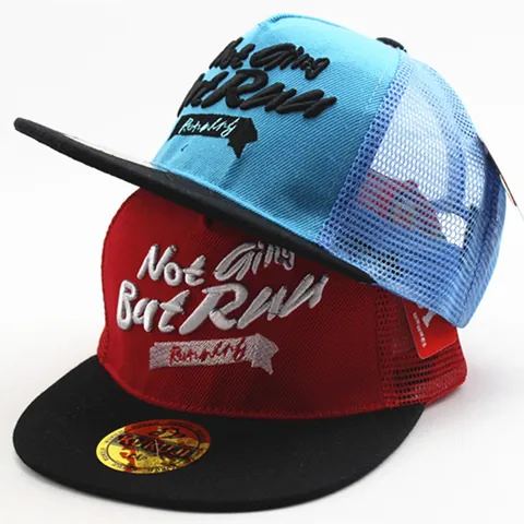 Cappellino Trucker a Rete per Bambini Ricamo Lettere 3D Berretto da Baseball Regolabile Estate Traspirante Cappello da Sole Ragazzi Ragazze