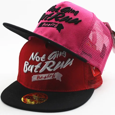 Cappellino Trucker a Rete per Bambini Ricamo Lettere 3D Berretto da Baseball Regolabile Estate Traspirante Cappello da Sole Ragazzi Ragazze