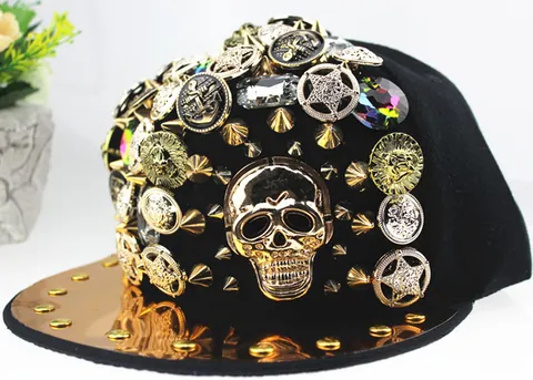 Berretto da Baseball Punk Hip Hop a Visiera Piatta Con Testa di Leopardo Teschio in Metallo Strass Rivetti Cappello Snapback per Uomo Donna