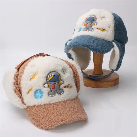 Ouchanka d'Hiver en Polaire Sherpa pour Enfants Dessin Animé Astronaute Lapin Protection des Oreilles Chaud Coupe-vent Casquette de Baseball pour Garçons Filles