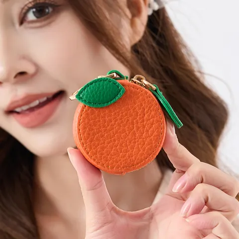 Lindo Mini Monedero con Forma de Fruta Llavero Colgante de Cuero PU con Patrón de Lichi Estuche con Cremallera Bolsa de Almacenamiento Auriculares