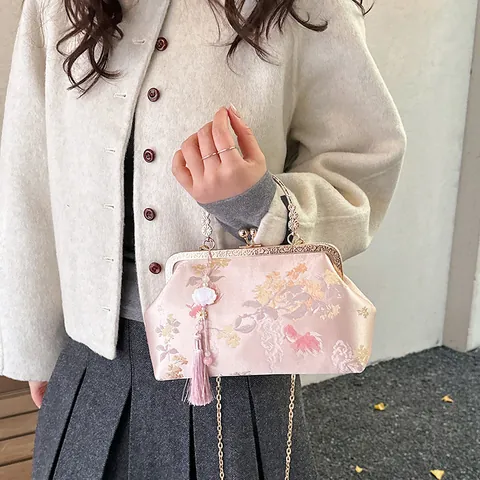 Sac Coquillage en Satin avec Broderie Florale Vintage Nouveau Style Chinois pour Femmes Sac à Main Élégant avec Poignée en Métal Gland Chaîne Sac Bandoulière