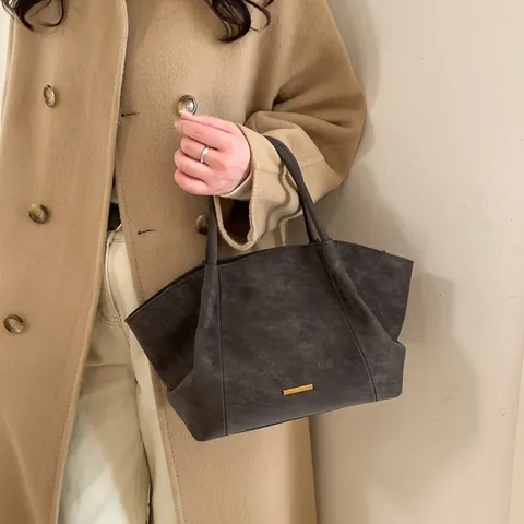 Sac Cabas Rétro en Similicuir pour Femme Minimaliste Sac à Épaule Mat Avec Garniture en Métal Doré Couleur Unie Main Décontracté